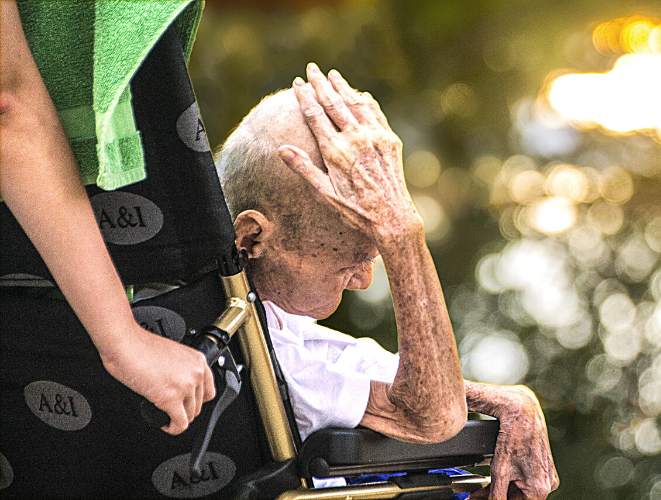 Уход за больными с деменцией Услуги по уходу за больными с деменцией